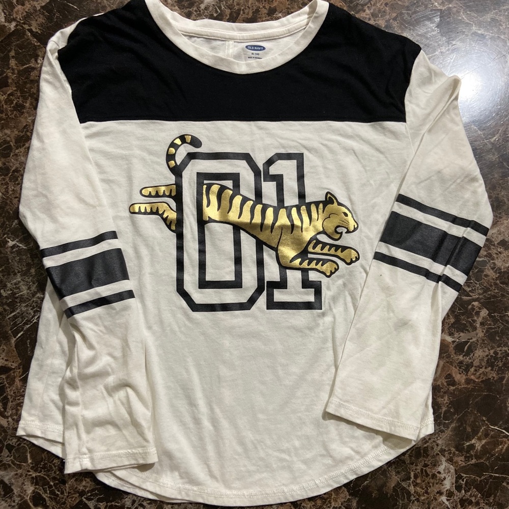 Girl’s Graphic tee